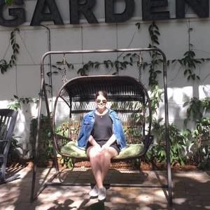 Meet your Posher, Danielle